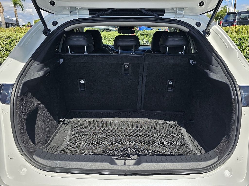 2025 Mazda CX-30 2.5 S Preferred photo 8