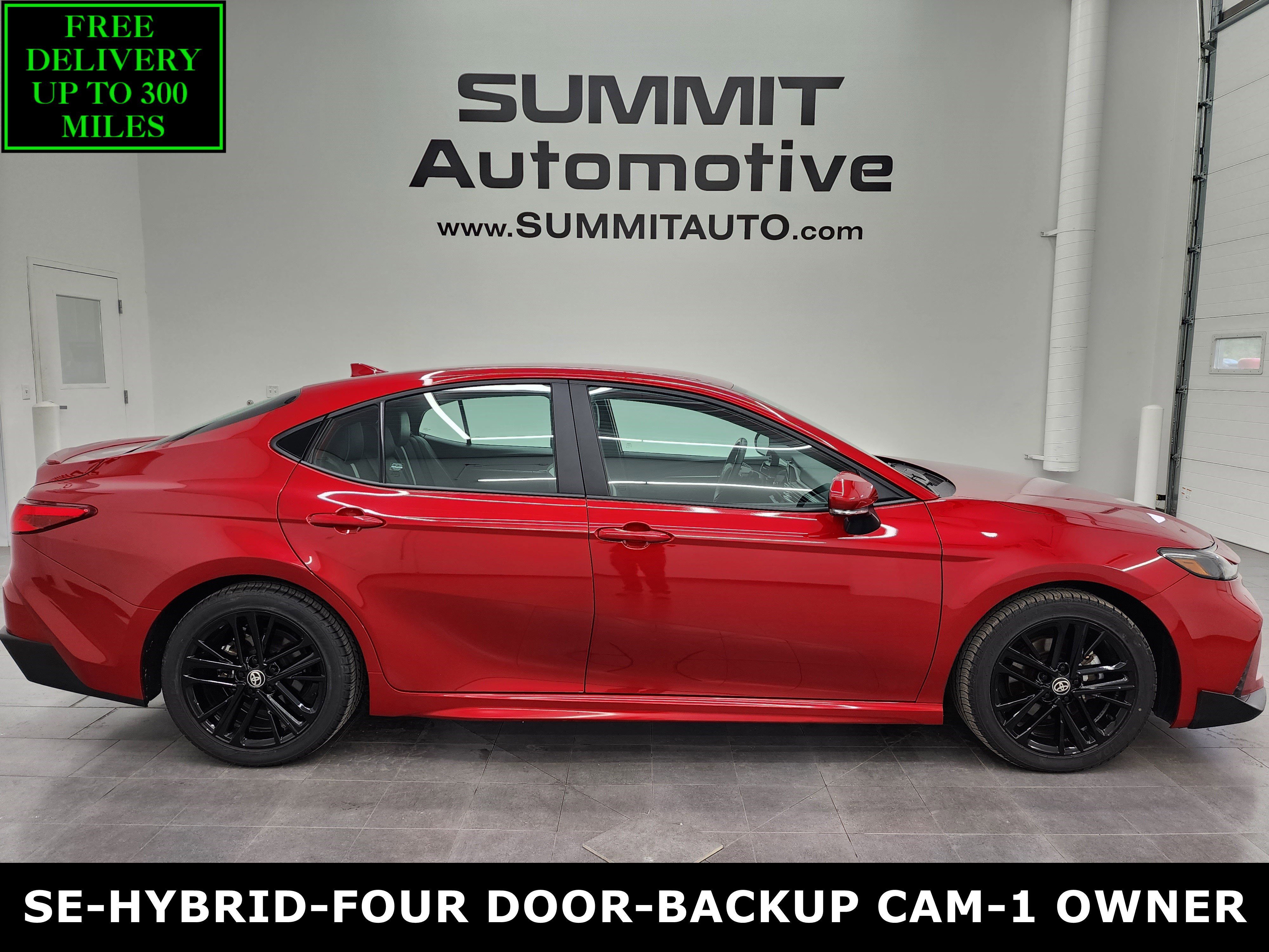 2025 Toyota Camry SE's photo