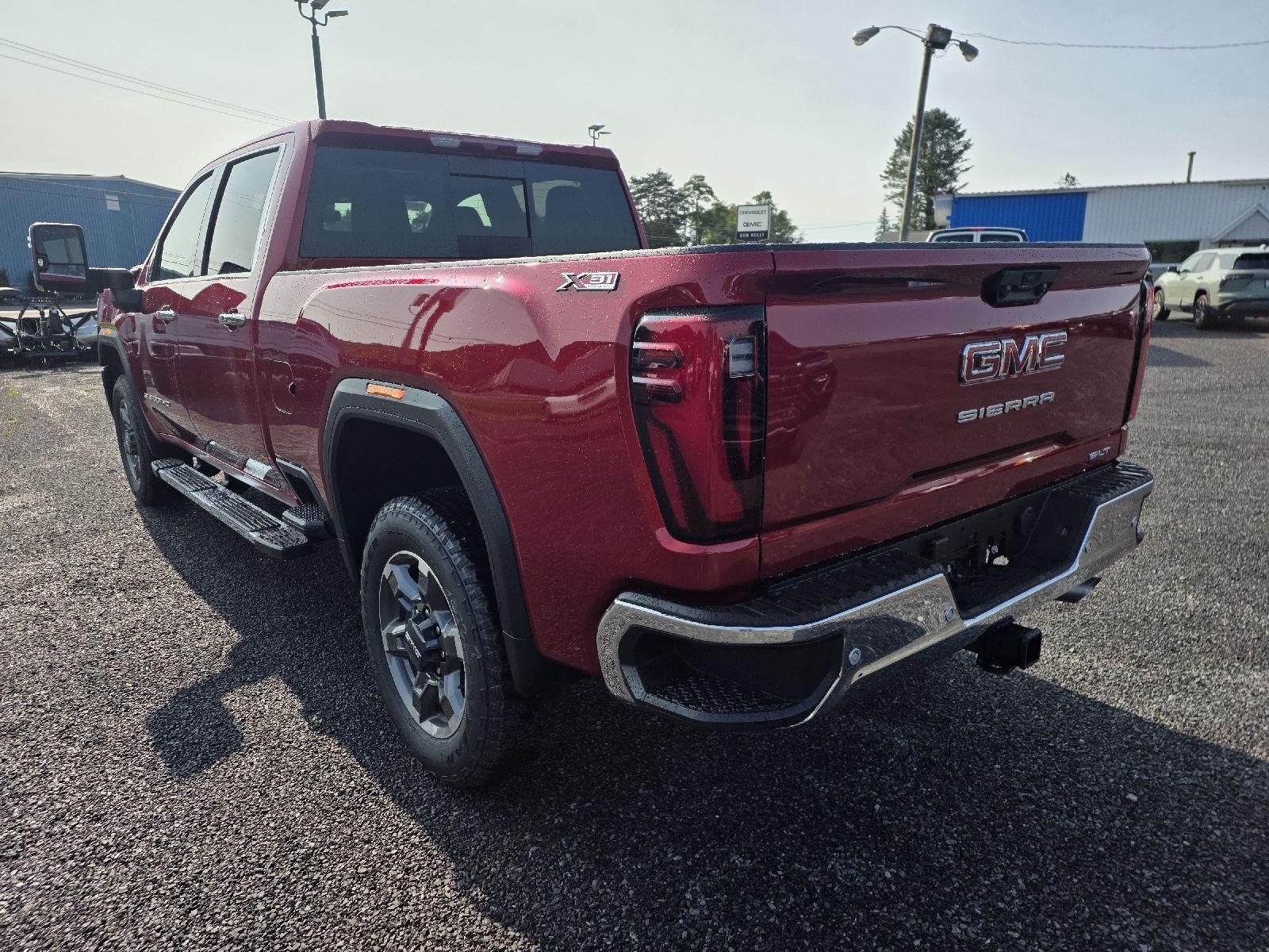 2026 Gmc Sierra 2500 HD SLT photo 3