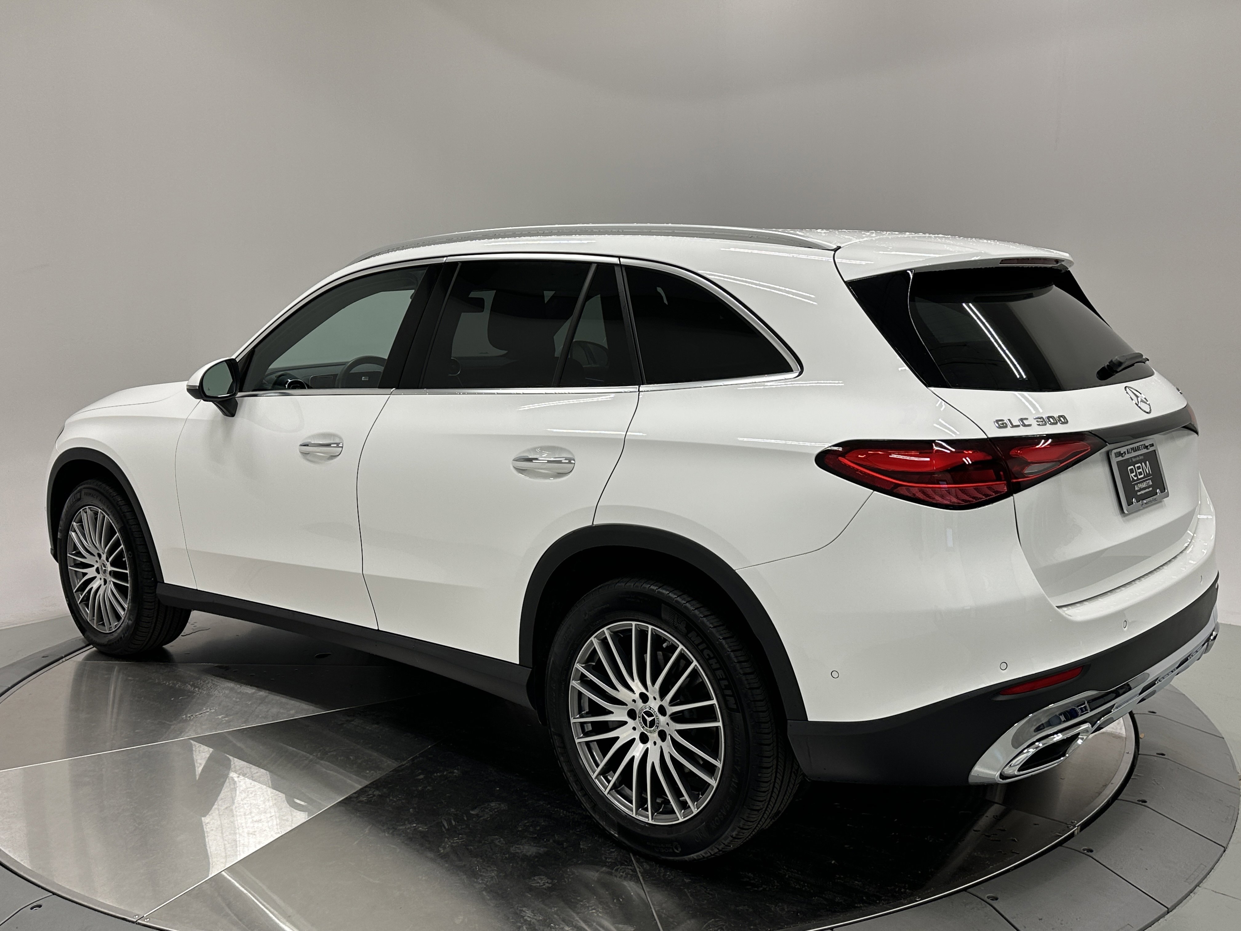2025 Mercedes Benz GLC 300 4MATIC photo 4