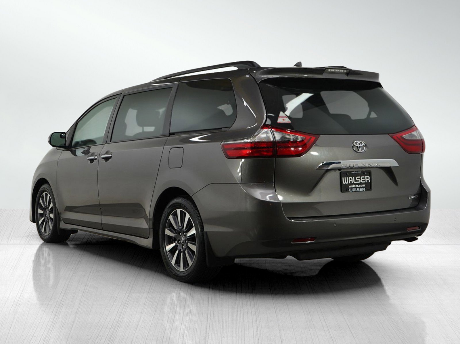 2020 Toyota Sienna Limited photo 3