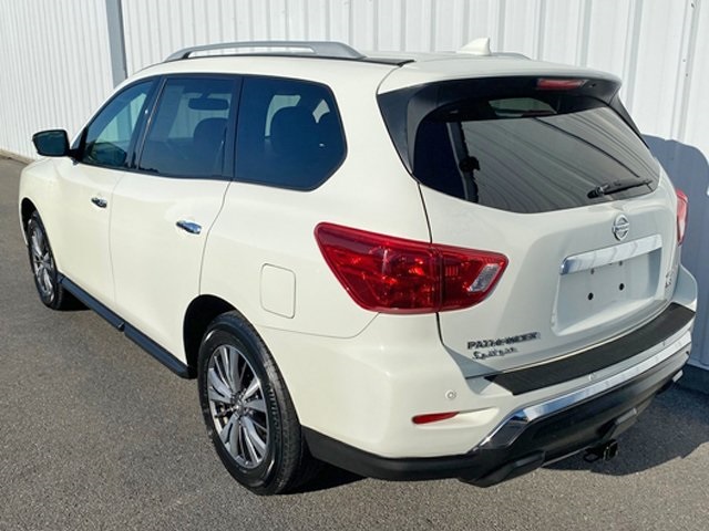 2019 Nissan Pathfinder SV photo 4