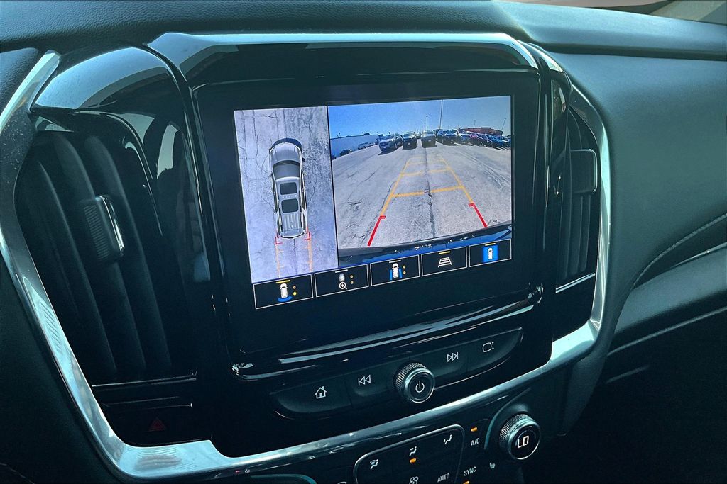 2023 Chevrolet Traverse Leather photo 13