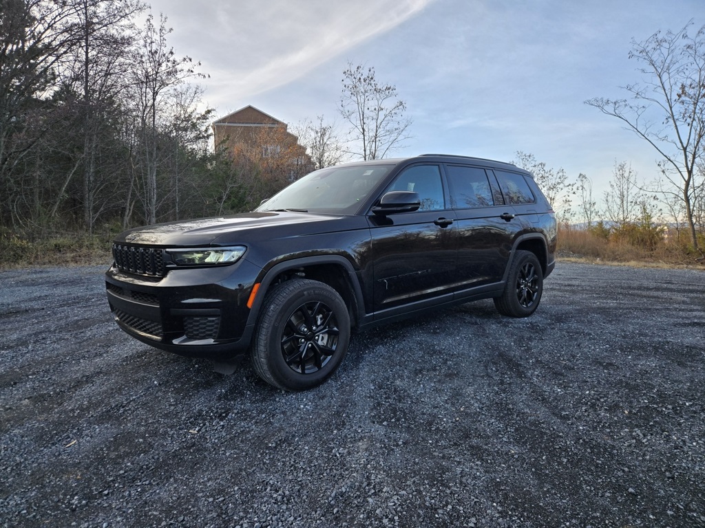 2024 Jeep Grand Cherokee Altitude photo 4