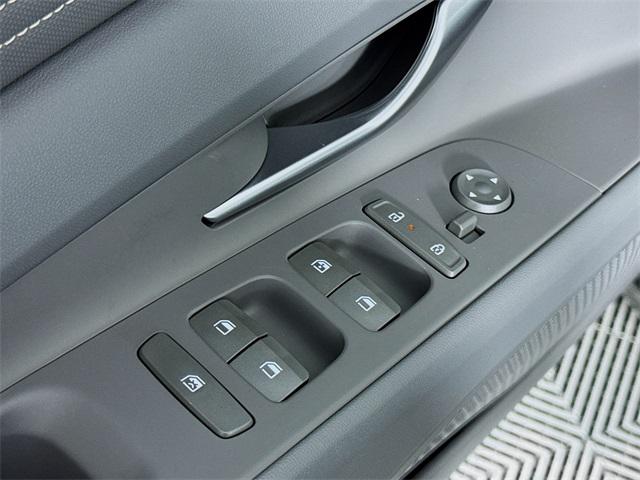 2025 Hyundai Elantra SEL Sport photo 23