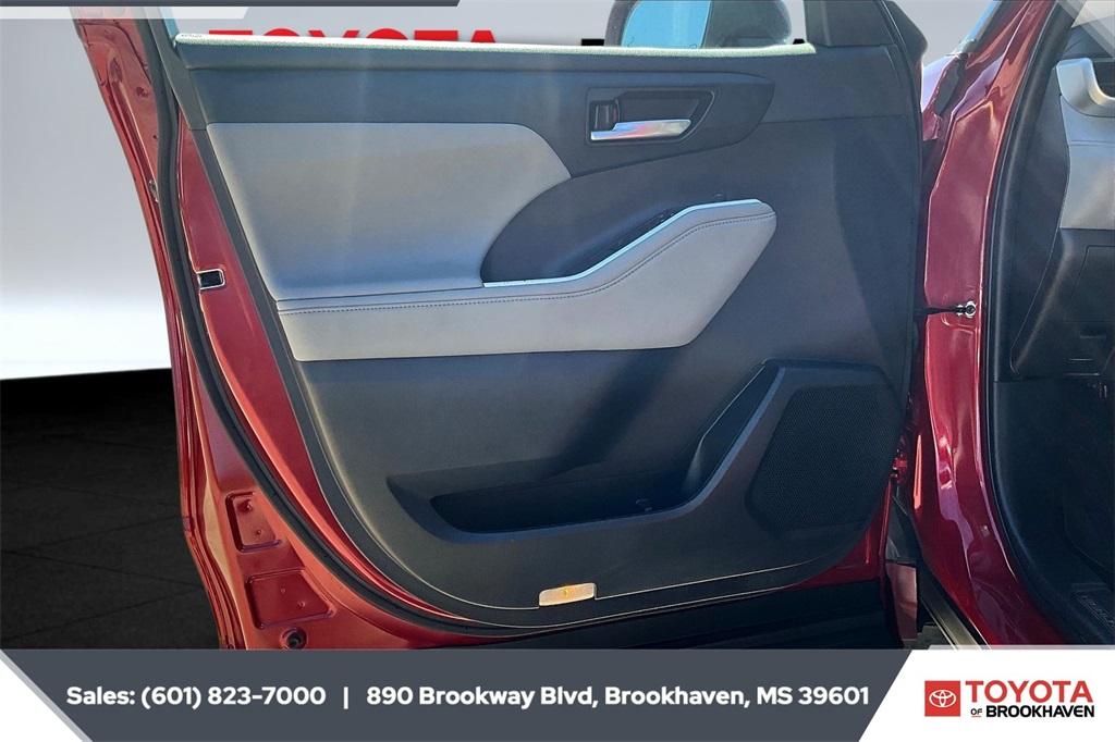 2023 Toyota Highlander Hybrid XLE photo 15