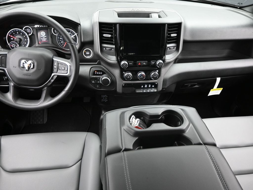 2025 Ram 1500 Tradesman photo 6