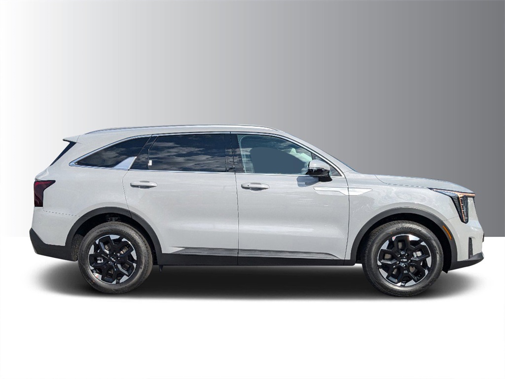 2025 Kia Sorento S photo 2