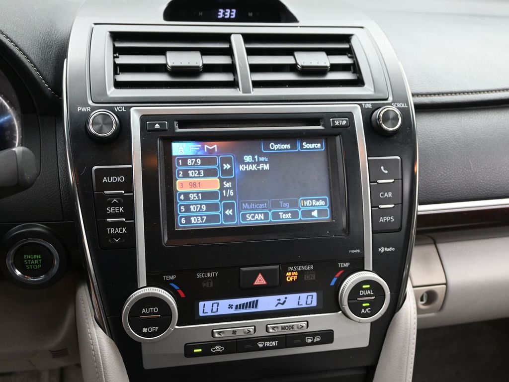 2013 Toyota Camry L photo 14