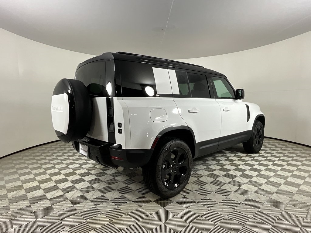 2026 Land Rover Defender 110 S photo 2