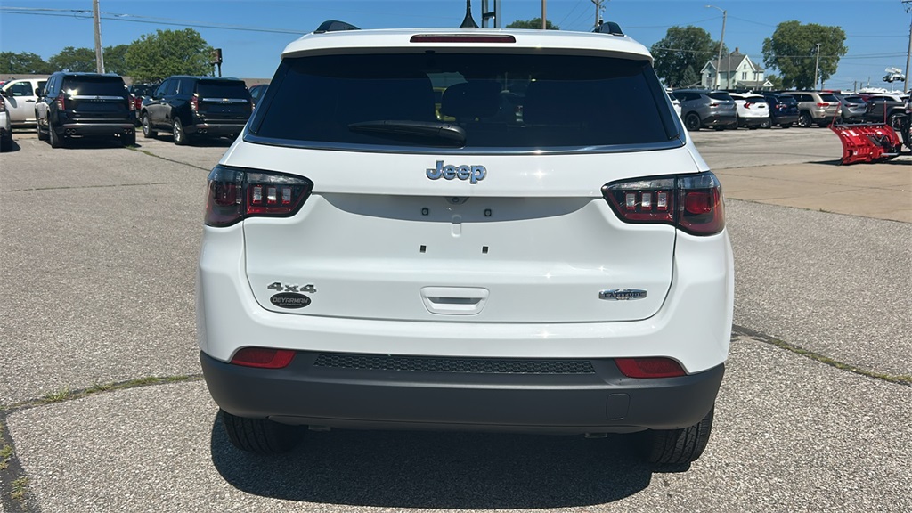 2025 Jeep Compass Latitude photo 4