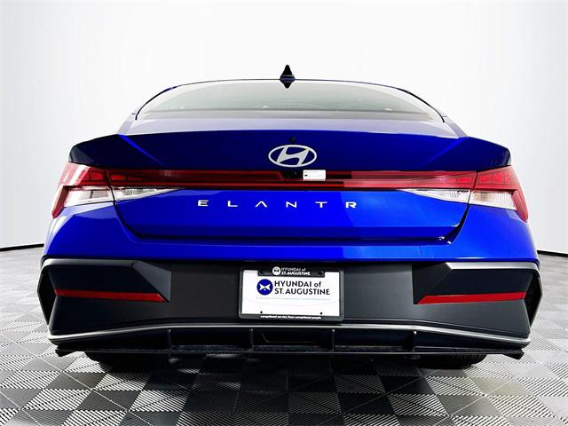 2025 Hyundai Elantra SEL Convenience photo 5