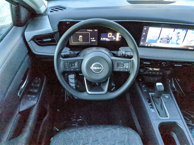 2026 Nissan Kicks SV photo 3