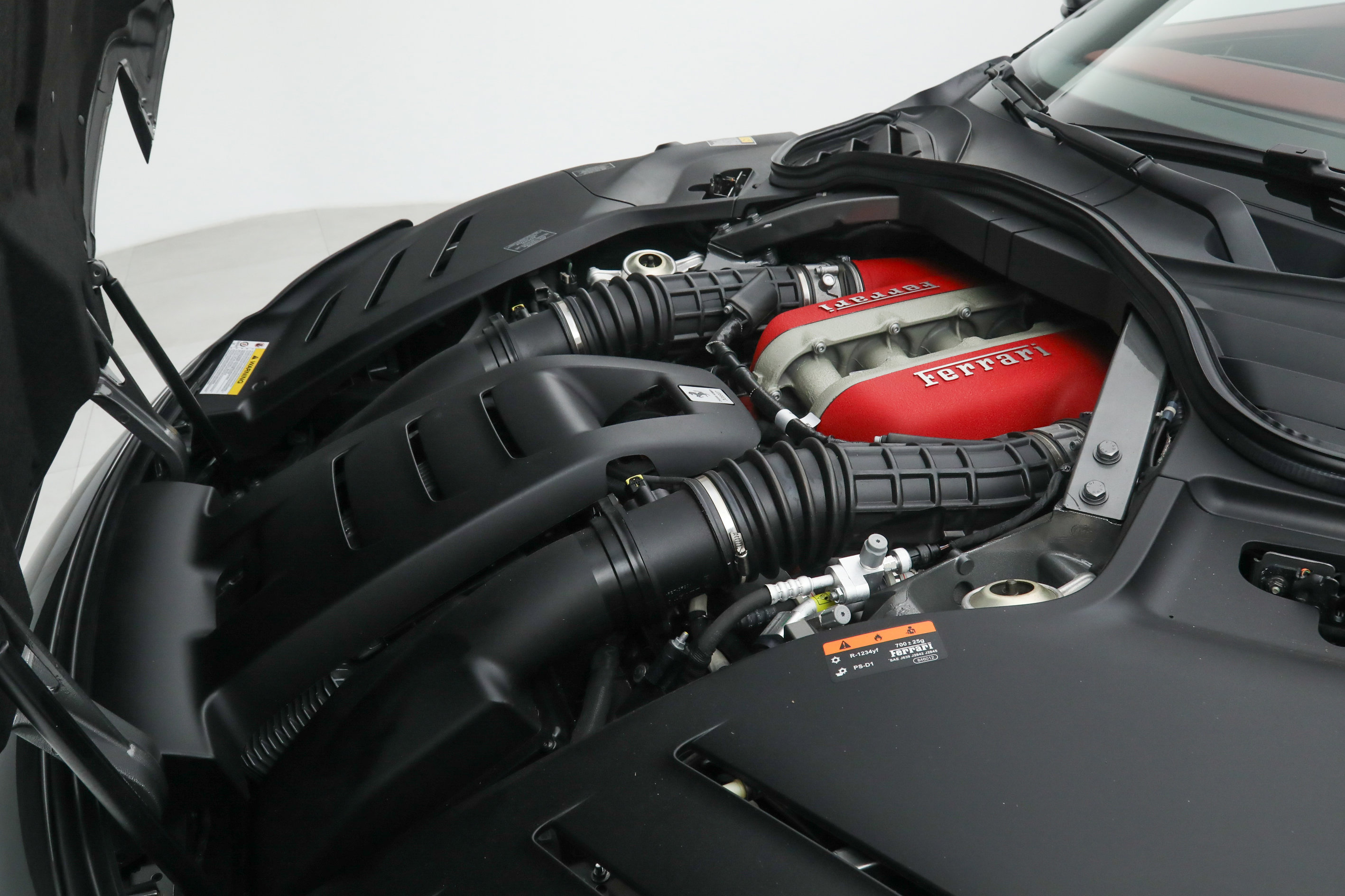 2024 Ferrari Purosangue photo 46