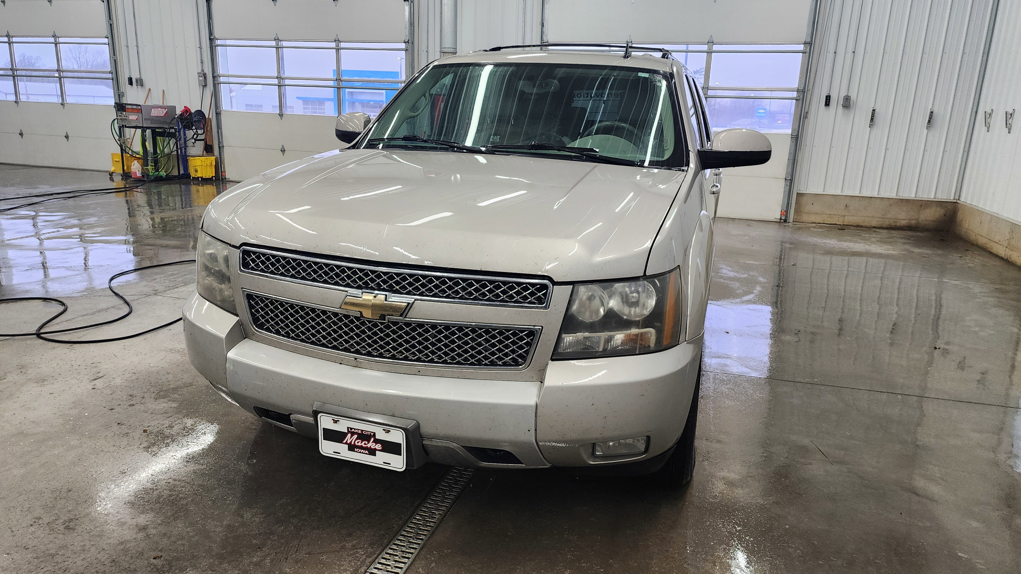 Used 2009 Chevrolet Suburban LT2 with VIN 1GNFK26399R168026 for sale in Lake City, IA