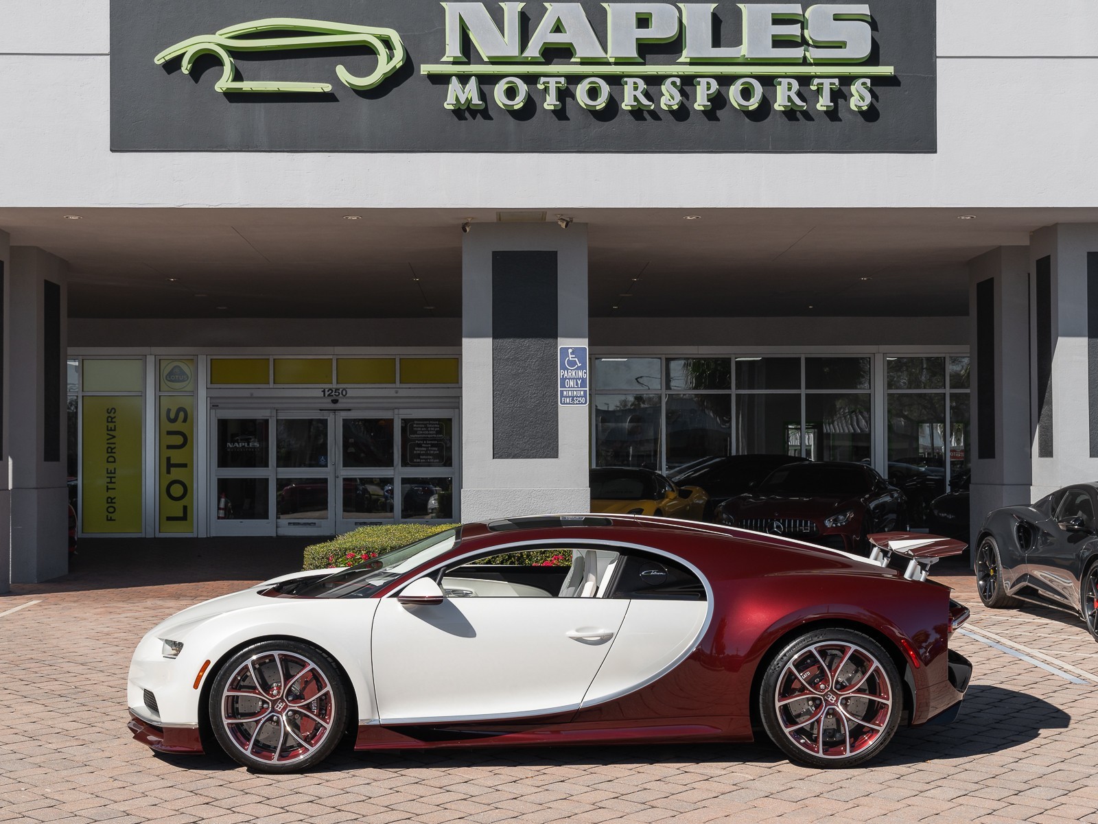 2021 Bugatti Chiron photo 27