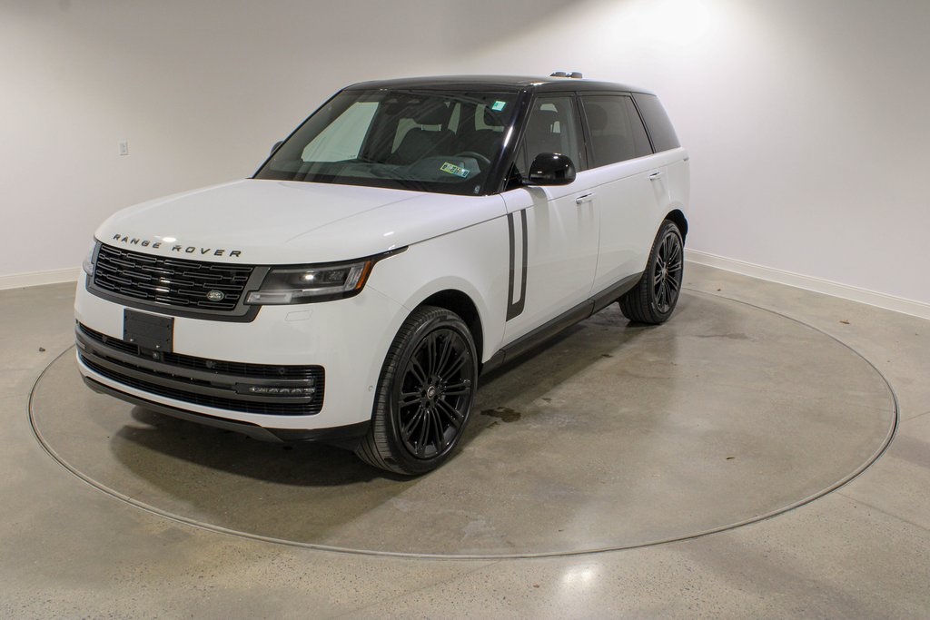 2024 Land Rover Range Rover SE's photo
