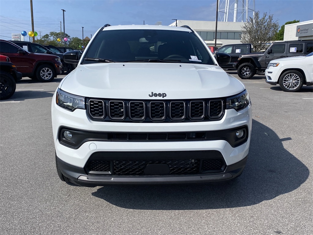 2025 Jeep Compass Latitude photo 3