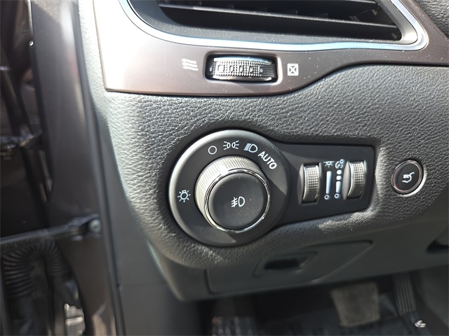 2022 Jeep Cherokee Latitude Lux photo 13