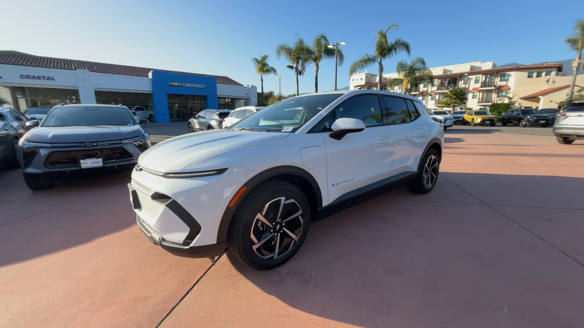 2026 Chevrolet Equinox EV 1LT photo 4