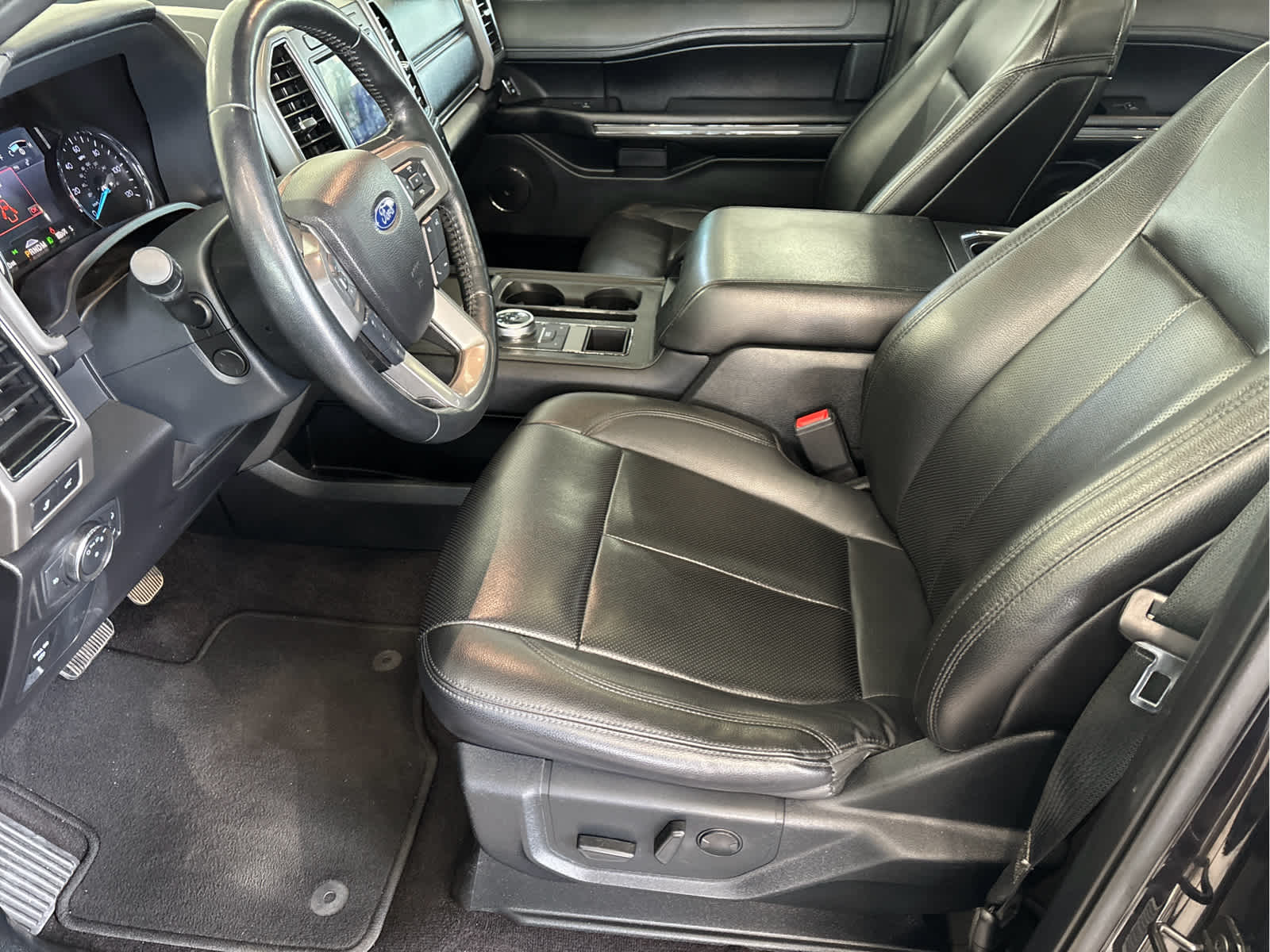 2021 Ford Expedition MAX XLT photo 10