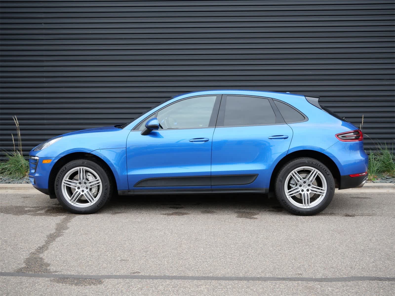 Used 2015 Porsche Macan S with VIN WP1AB2A5XFLB63748 for sale in Saint Paul, Minnesota