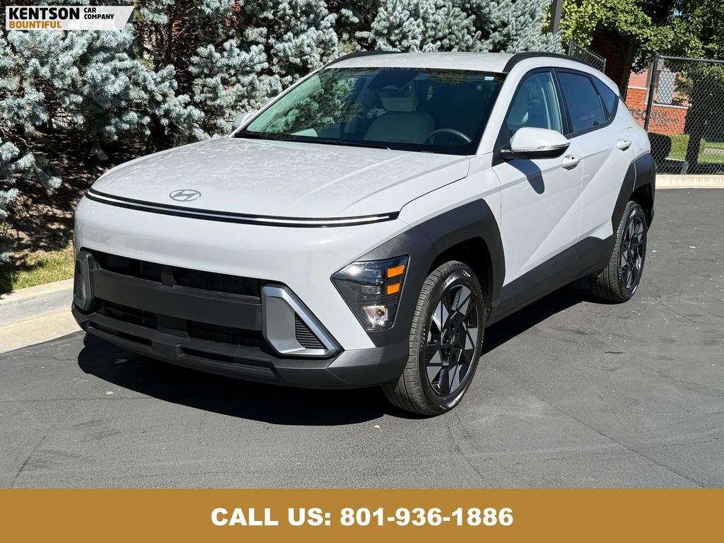 2025 Hyundai Kona SEL photo 2