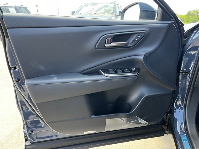 2025 Toyota Crown Signia Limited photo 16