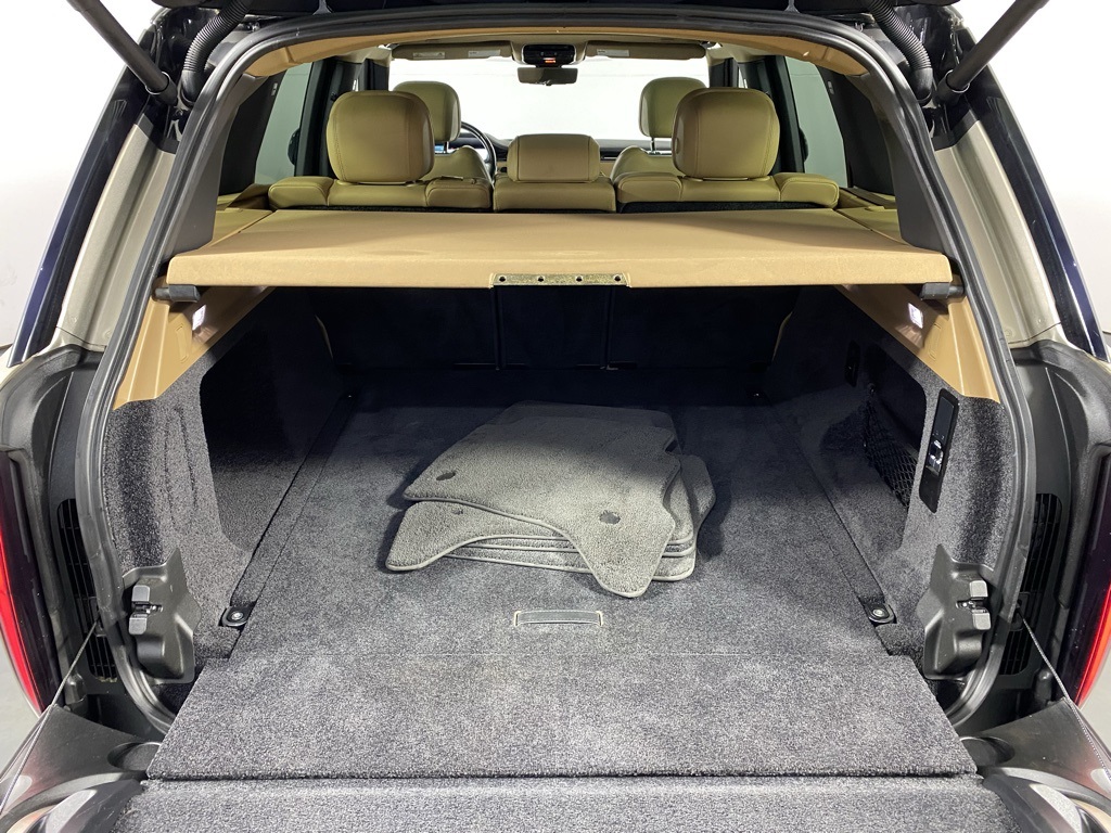 2023 Land Rover Range Rover SE photo 28