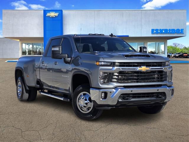 2024 Chevrolet Silverado 3500HD LT's photo