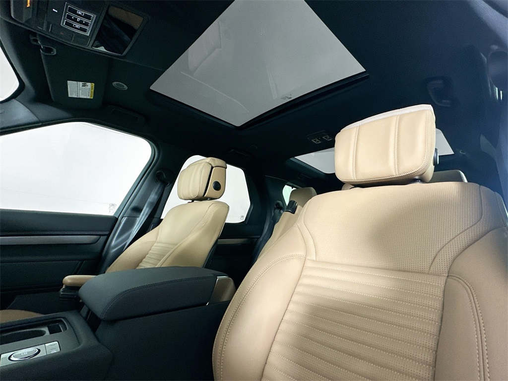 2025 Land Rover Discovery SE photo 15