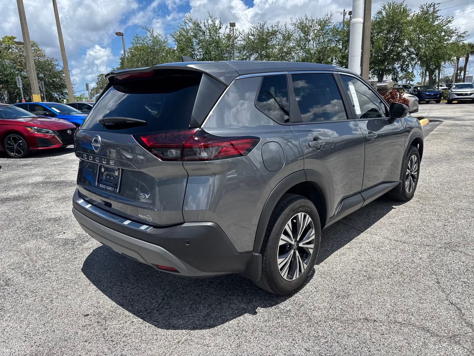 2023 Nissan Rogue SV photo 4
