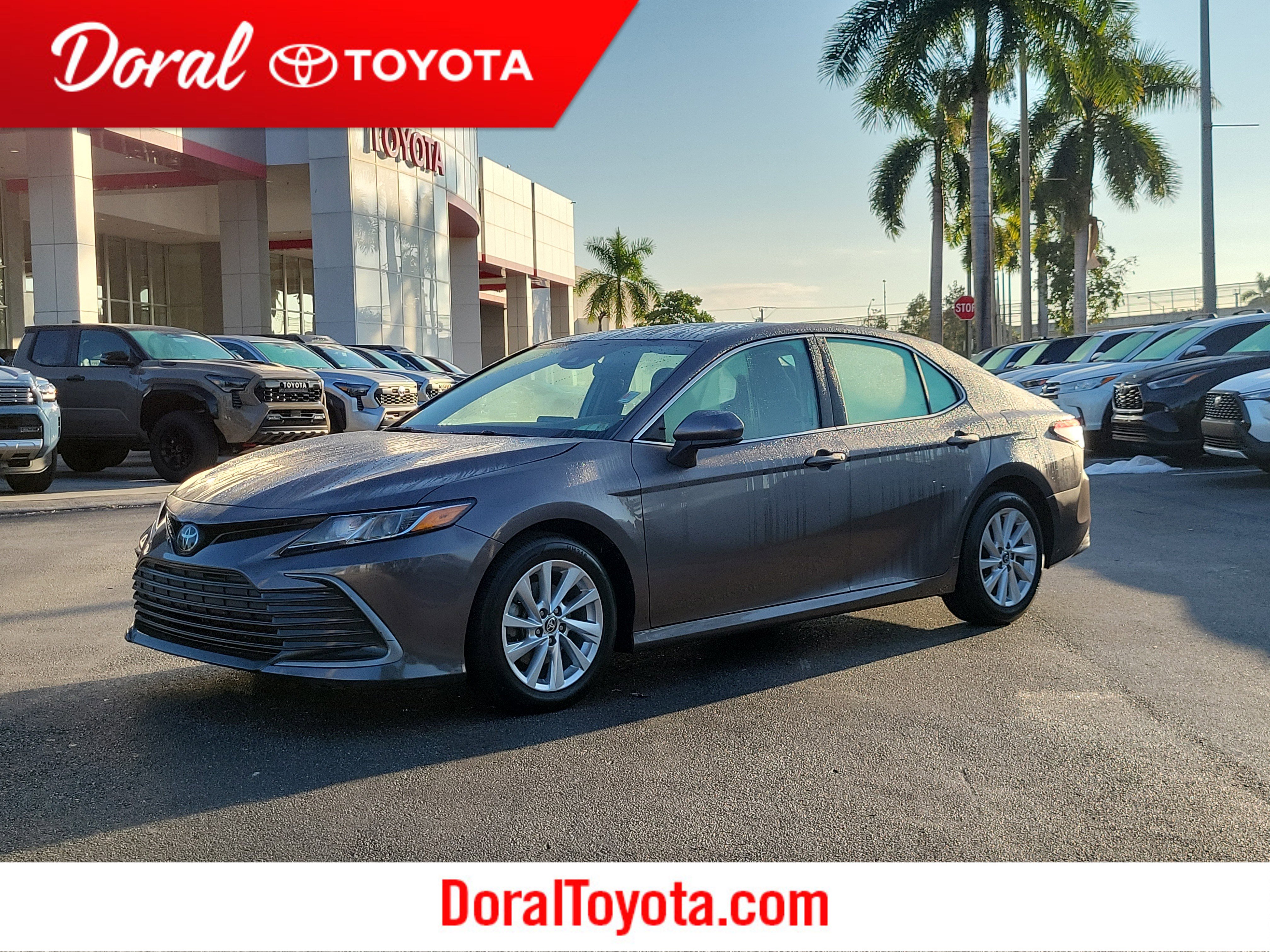 2023 Toyota Camry LE's photo