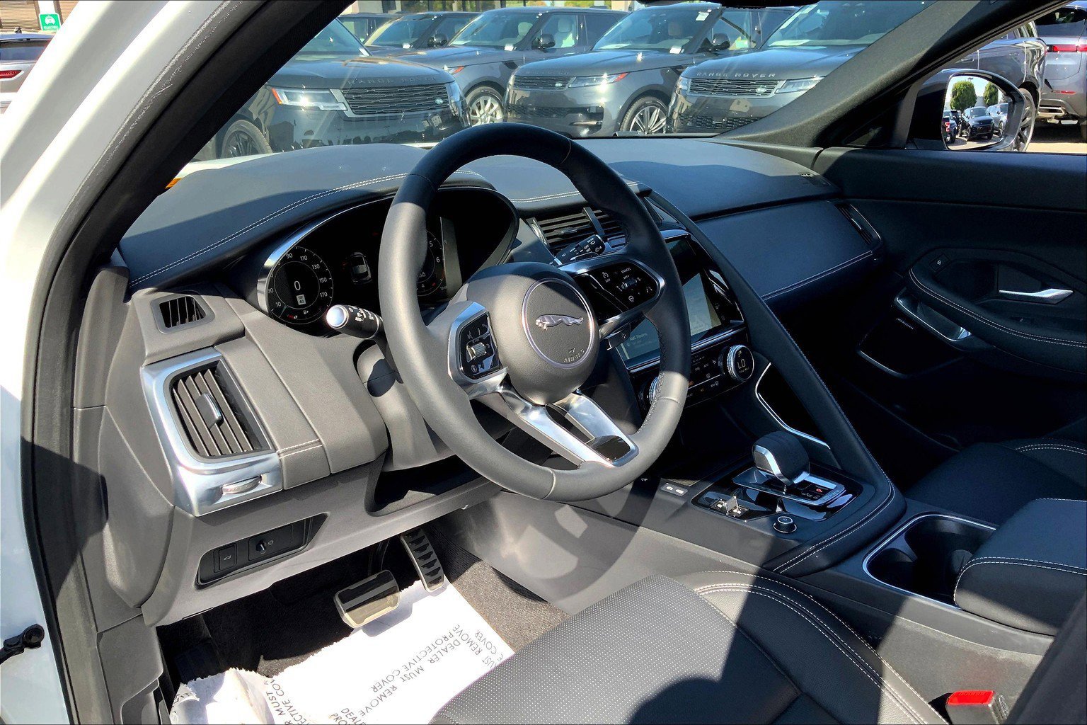 2024 Jaguar E-PACE R-Dynamic SE photo 12