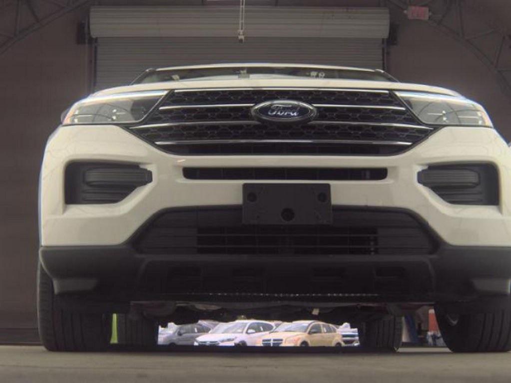 2022 Ford Explorer XLT photo 2