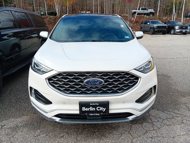 2020 Ford Edge Titanium photo 2