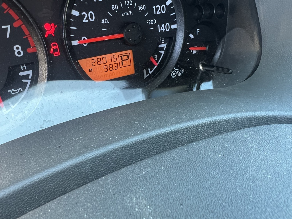 2016 Nissan Frontier SV Crew Cab photo 6
