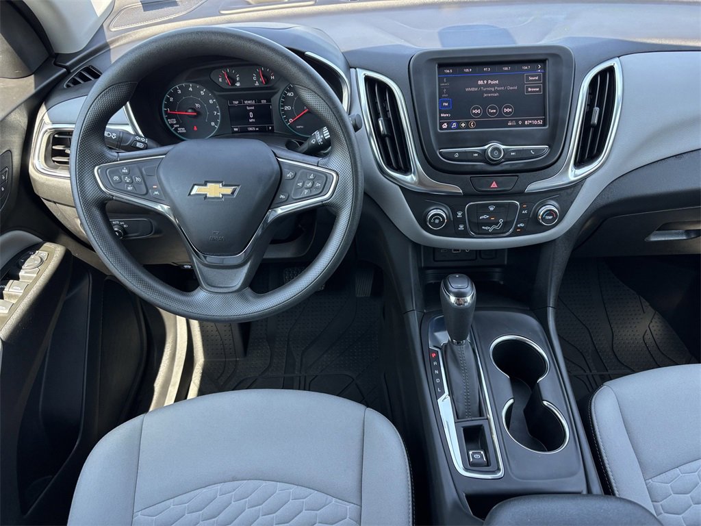 2021 Chevrolet Equinox LS photo 3