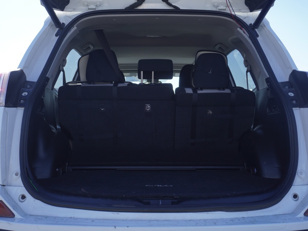 2018 Toyota RAV4 Hybrid XLE photo 5