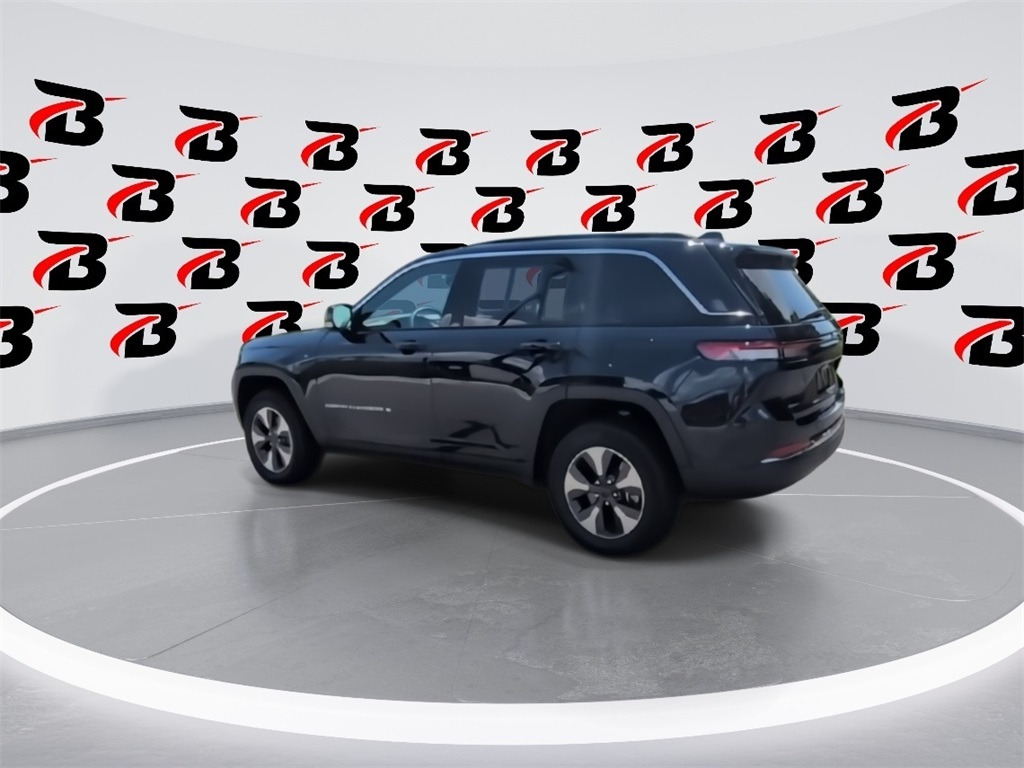 2024 Jeep Cherokee Limited 4xe photo 5