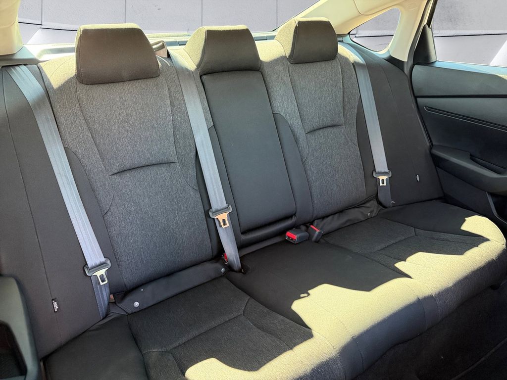 2023 Honda Accord LX photo 13
