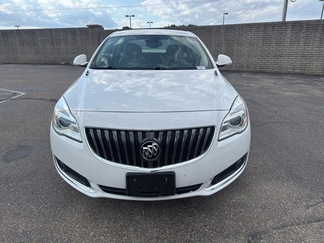2016 Buick Regal Turbo photo 2