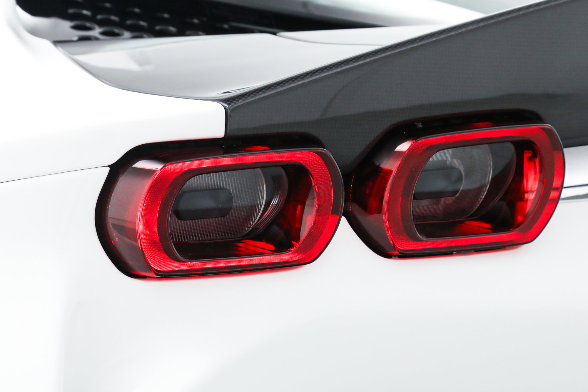 2024 Ferrari SF90 Spider photo 17