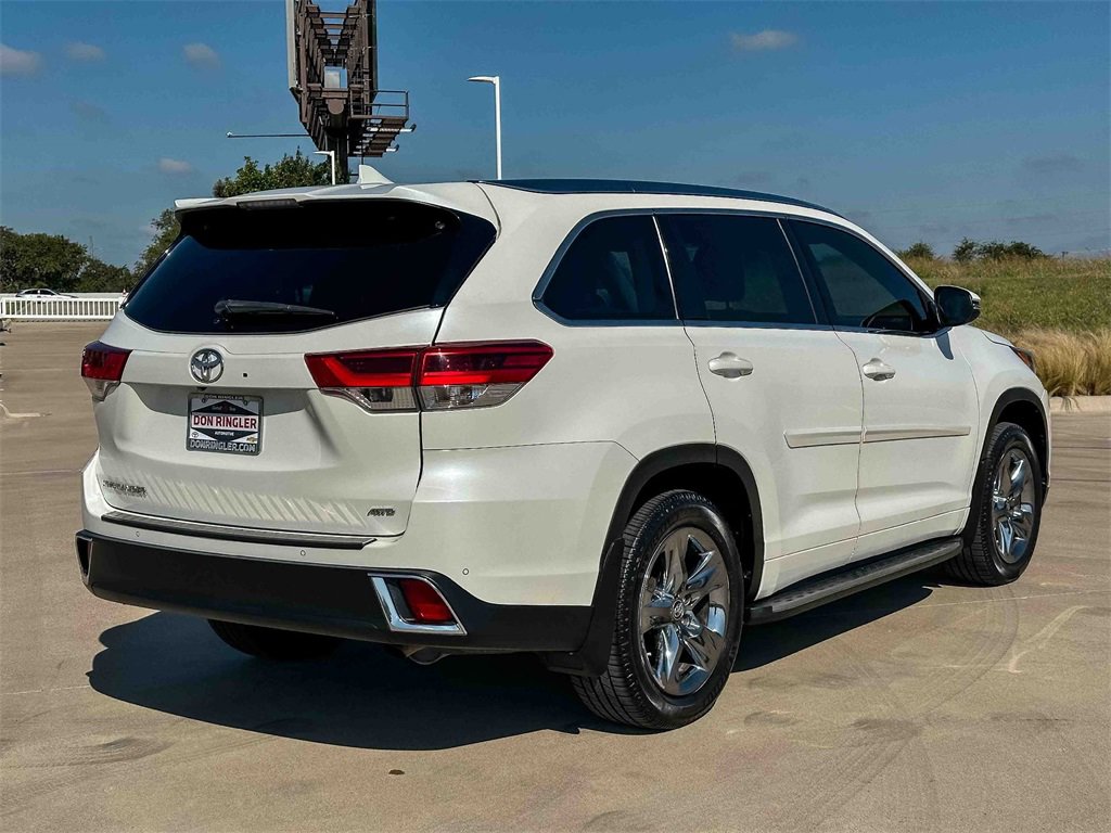 2018 Toyota Highlander Limited Platinum photo 3
