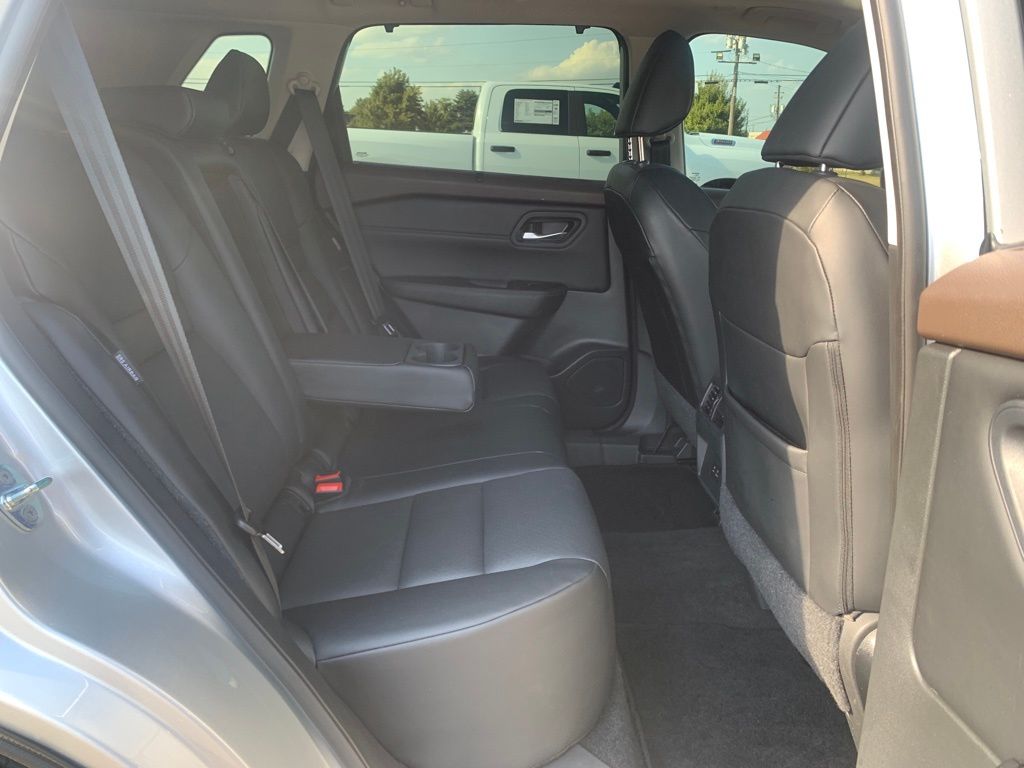 2023 Nissan Rogue SV photo 27