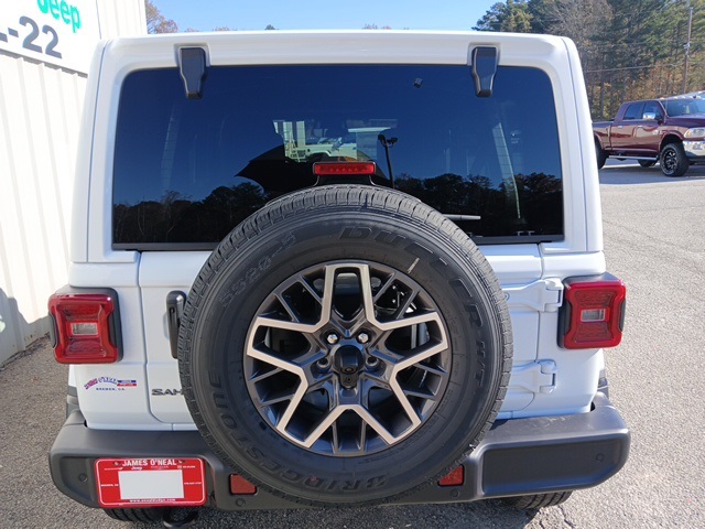 2026 Jeep Wrangler Sahara photo 4