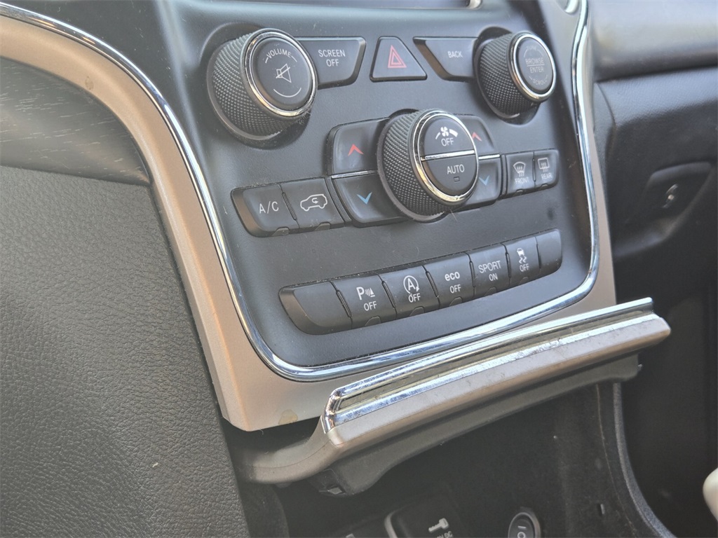 2017 Jeep Grand Cherokee Laredo photo 18