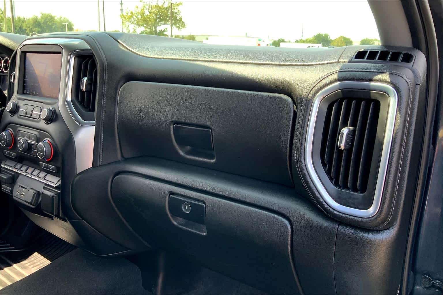 2021 Chevrolet Silverado 1500 LT photo 17