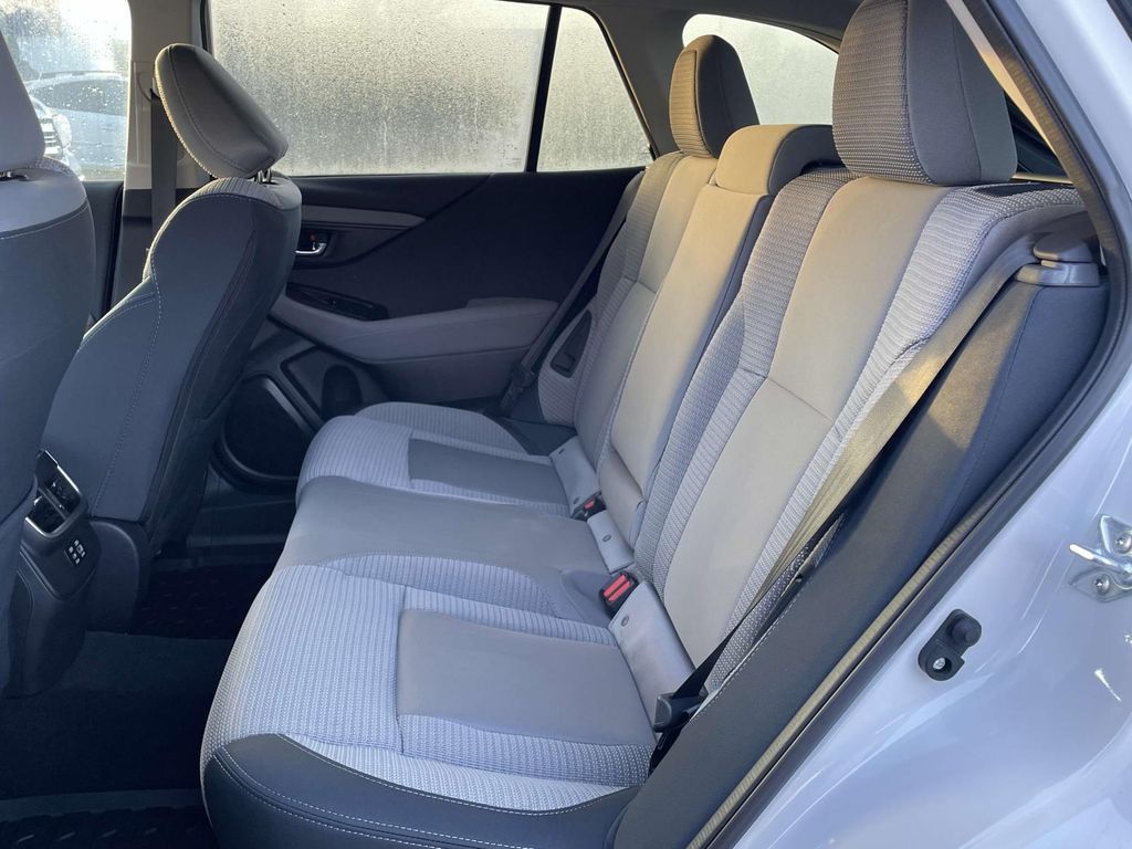 2025 Subaru Outback Premium photo 3