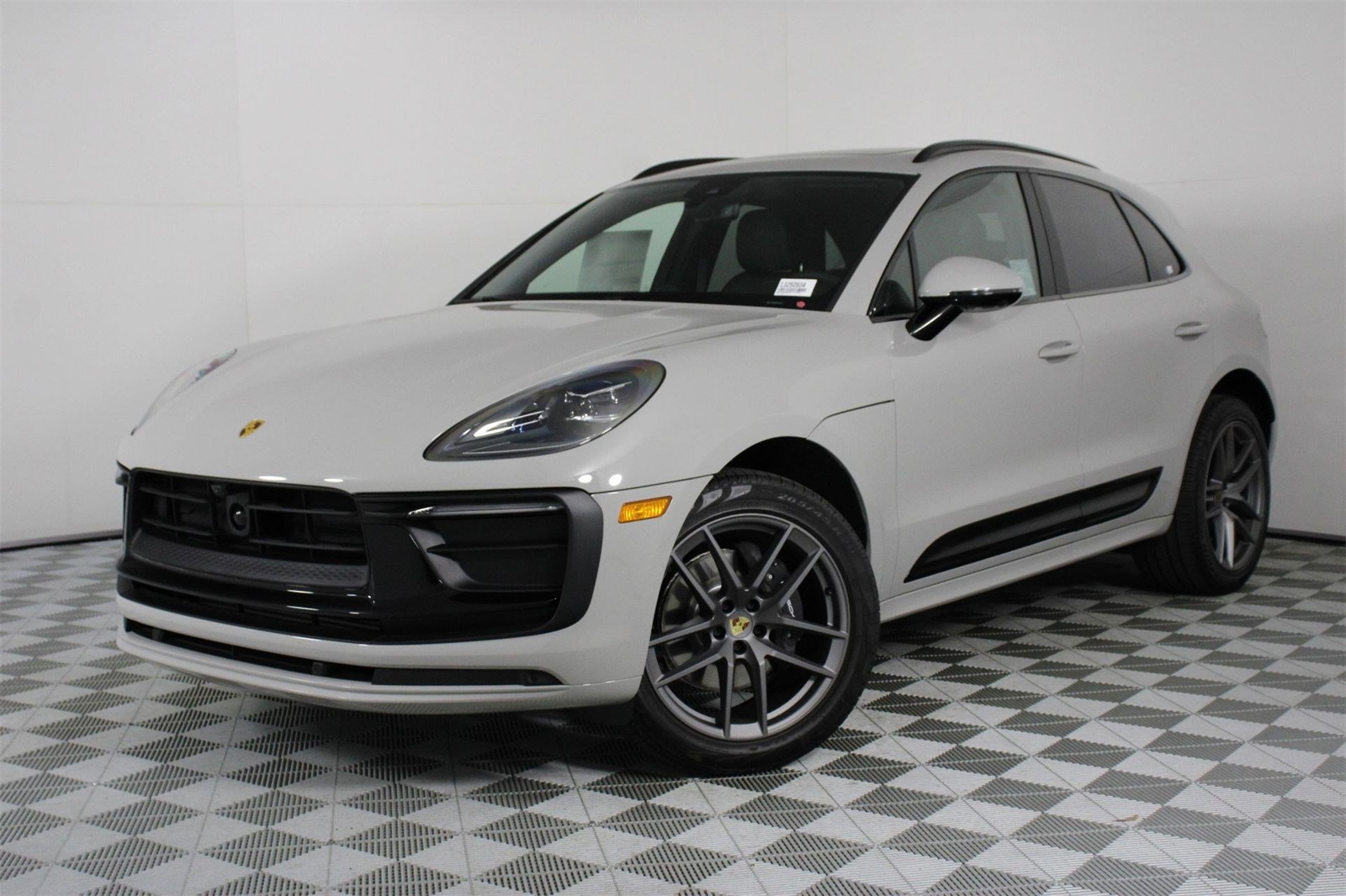 2025 Porsche Macan T